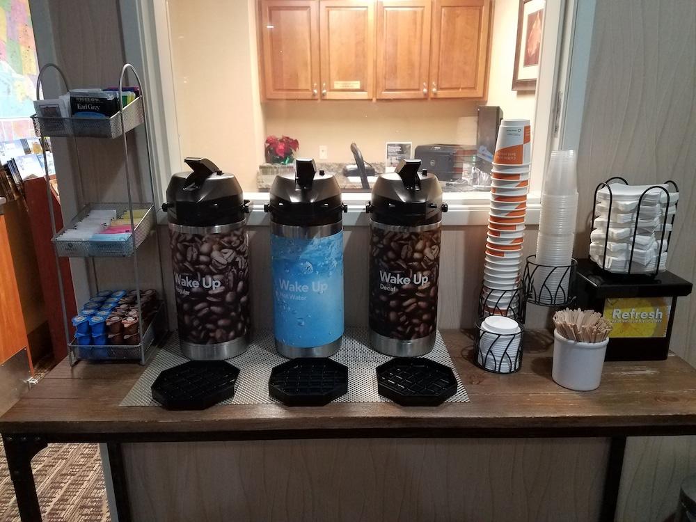 尤金凯富套房酒店 外观 照片